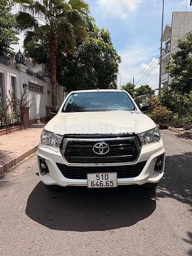 Toyota Hilux Trắng Số tự động Dầu