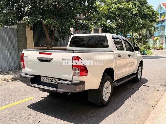 Toyota Hilux Trắng Số tự động Dầu