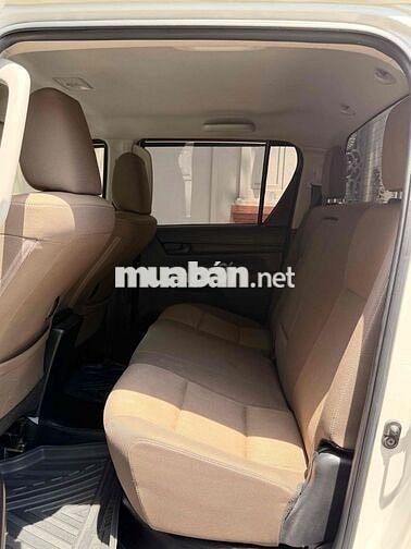Toyota Hilux Trắng Số tự động Dầu