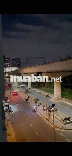 Pass Phòng trong nhà , sát ga metro Văn Thánh