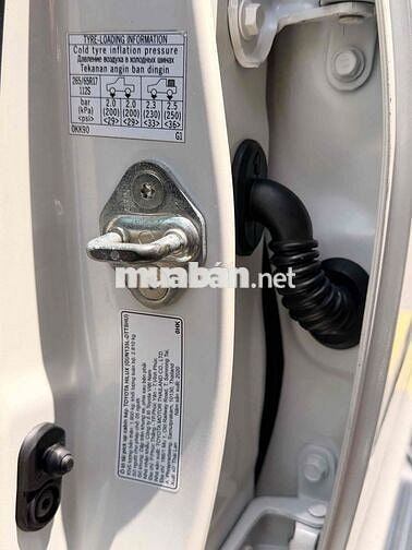 Toyota Hilux Trắng Số tự động Dầu