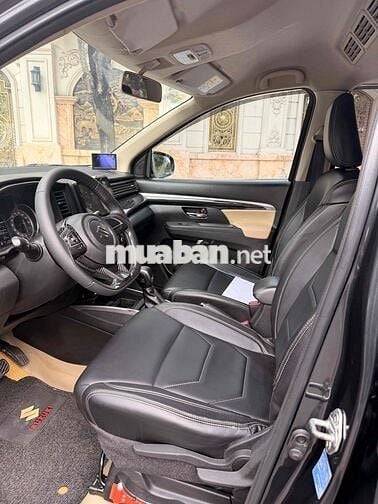Suzuki XL7 Số tự động 7 chỗ màu Đen