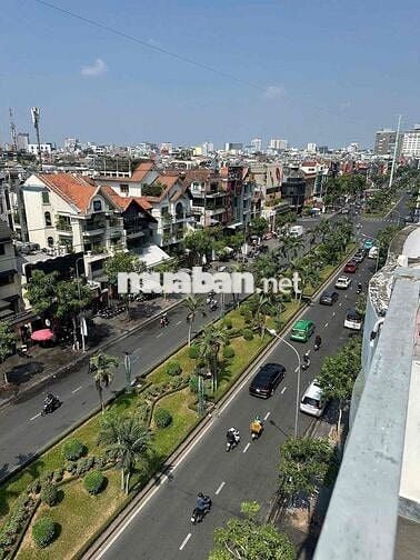 HOT!  Nhà mặt tiền Phan Xích Long 6 tầng, 450m² sàn có thang máy
