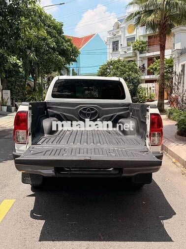 Toyota Hilux Trắng Số tự động Dầu
