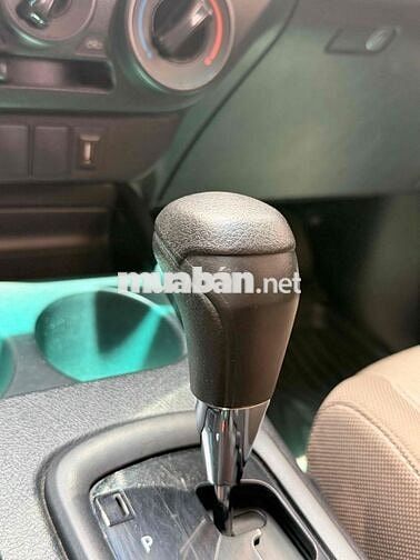 Toyota Hilux Trắng Số tự động Dầu