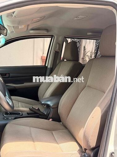 Toyota Hilux Trắng Số tự động Dầu