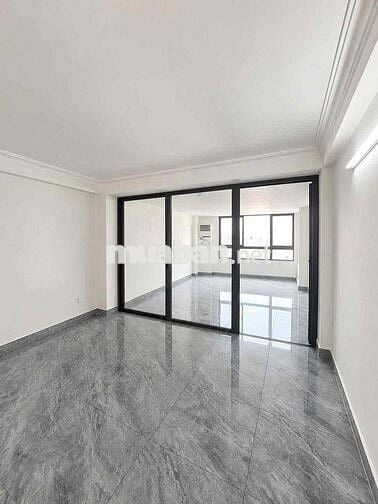HOT!  Nhà mặt tiền Phan Xích Long 6 tầng, 450m² sàn có thang máy
