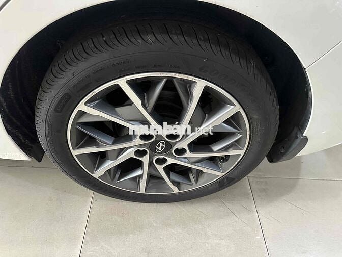 Hyundai Elantra 2019 Số tự động Trắng 64.443 km