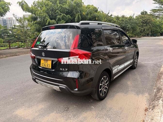 Suzuki XL7 Số tự động 7 chỗ màu Đen