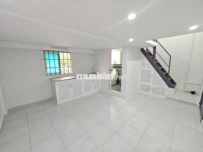 Căn hộ Becamex Định Hòa. Lầu 1 giá 210 triệu. Còn 400 triệu cho góp