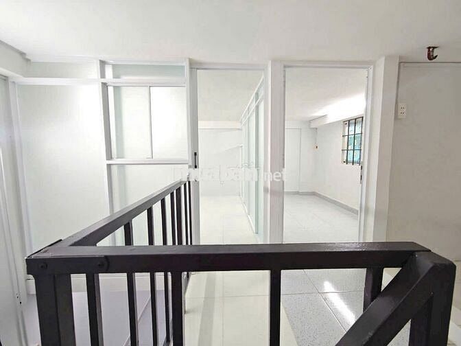 Căn hộ Becamex Định Hòa. Lầu 1 giá 210 triệu. Còn 400 triệu cho góp