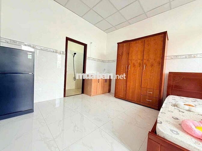 Chính chủ cho thuê phòng ban công full nội thất Q10