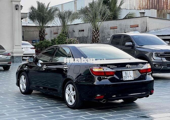 Toyota Camry 2.5 Q 2017 98000 km Đen