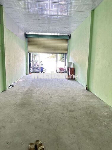 Cho thuê nhà 120m2 sân rộng gần MPTV