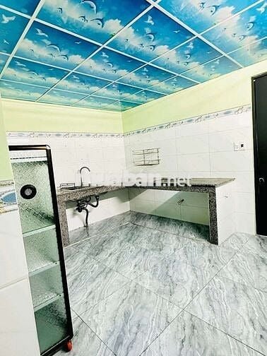 Cho thuê nhà 120m2 sân rộng gần MPTV