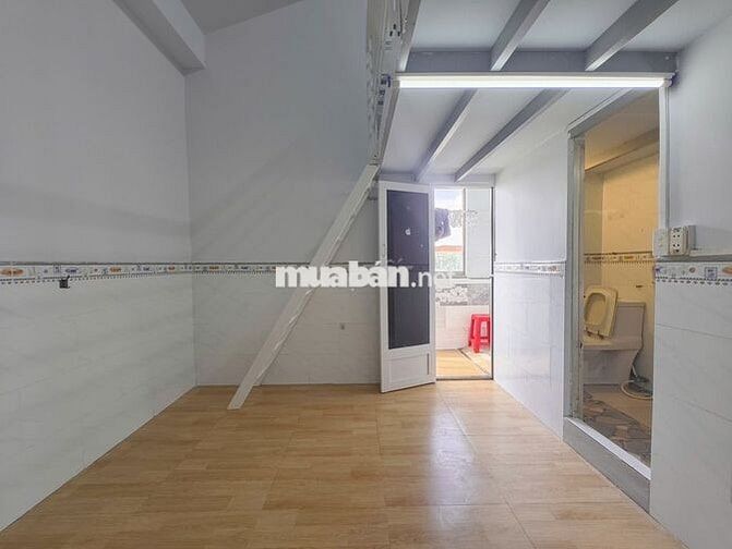 SẴN 2 PHÒNG DUPLEX NGAY CỔNG SAU VĂN LANG 