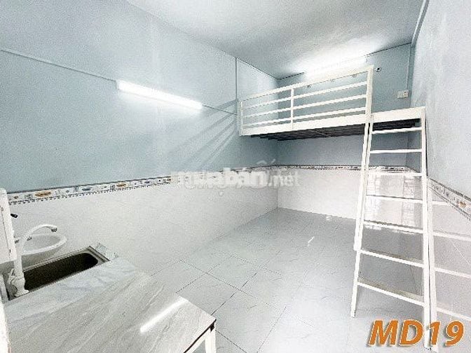 SẴN 2 PHÒNG DUPLEX NGAY CỔNG SAU VĂN LANG 