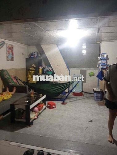 nhà cho thuê nguyên căn ngang 4,5-7m có gác suốt