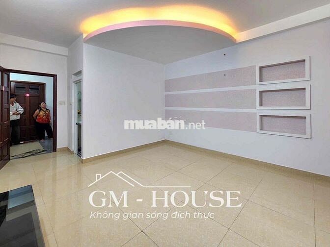 Cho thuê studio cửa sổ trời siêu thoáng giá 4tr5 ngay Trần Bình Trọng