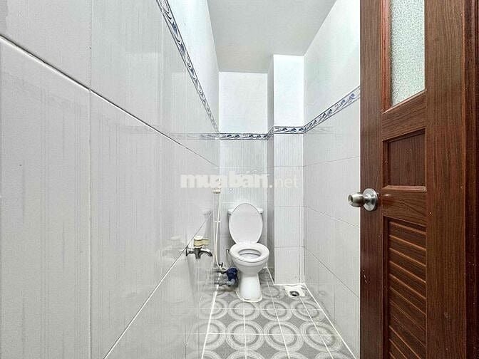 1 PHÒNG NGỦ BAN CÔNG CỬA SỔ NGAY NGÃ 7 LÝ THÁI TỔ MỚI 100%