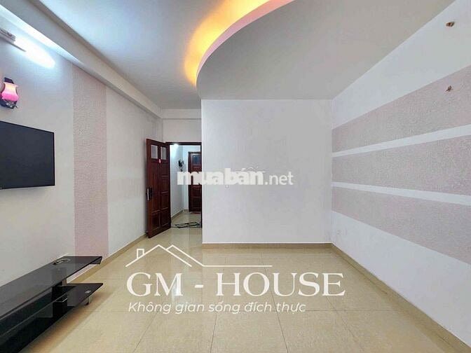 Cho thuê studio cửa sổ trời siêu thoáng giá 4tr5 ngay Trần Bình Trọng