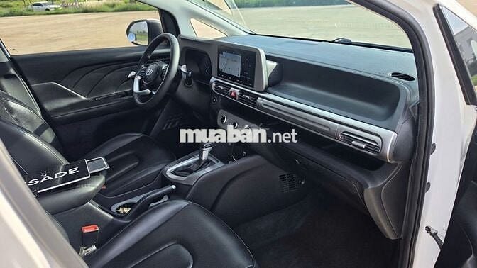 Hyundai Stargazer Đặc Biệt 2022 Trắng 7 chỗ