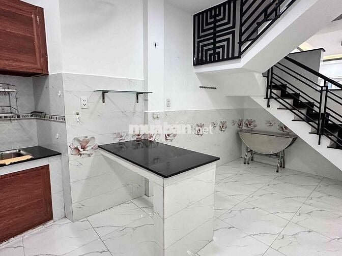Cho Thuê Nhà Nguyên Căn Lò Siêu Quận 11. Nhà Mới Rộng Thoáng 12 Tr/th