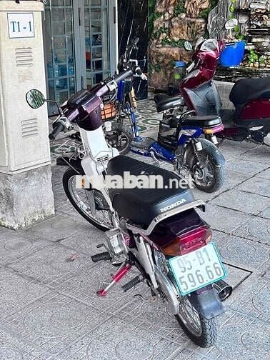 Honda Dream Thái Tím trắng
