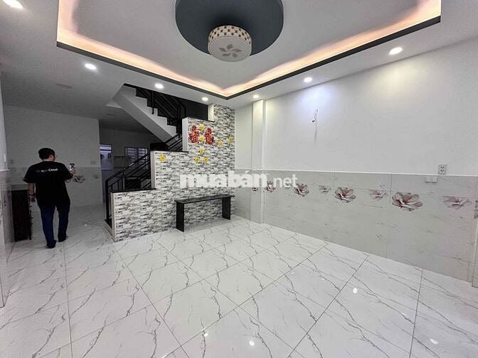 Cho Thuê Nhà Nguyên Căn Lò Siêu Quận 11. Nhà Mới Rộng Thoáng 12 Tr/th