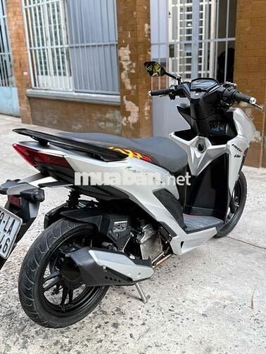 Honda Vario 150 Bạc