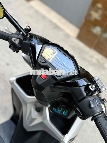 Honda Vario 150 Bạc