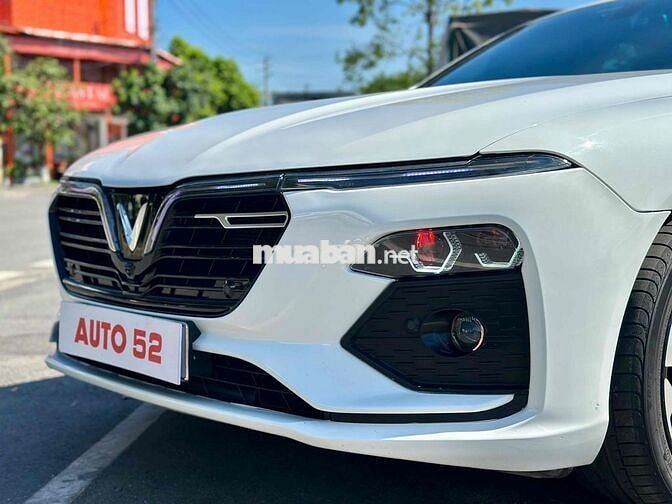 VinFast Lux A Base 2022 Trắng 60000 km