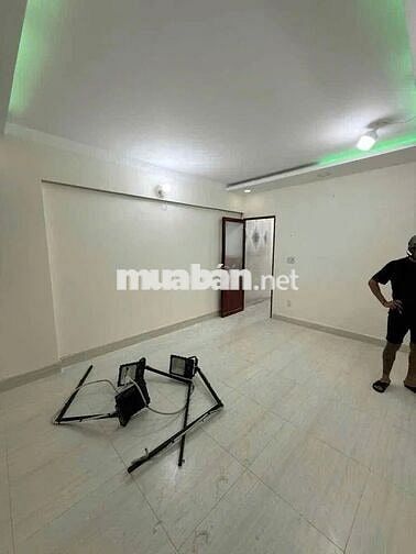 Cho thuê nhà Ni Sư Huỳnh Liên - 4 tầng - DTSD:240m2 - Hẻm xe hơi,thông