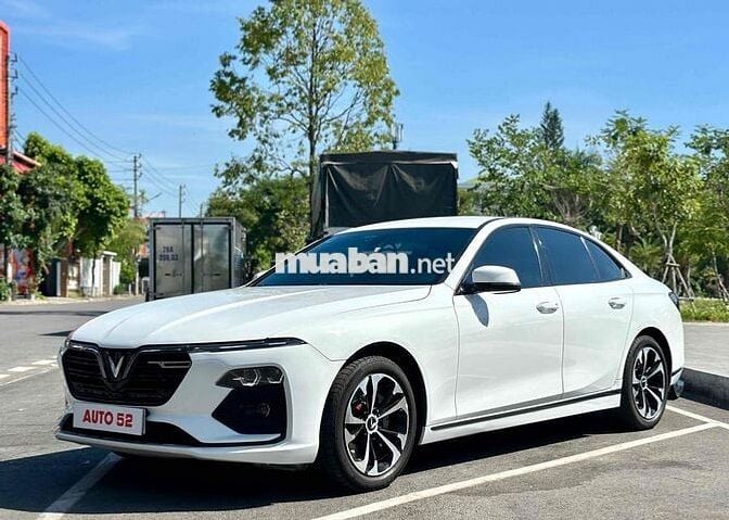 VinFast Lux A Base 2022 Trắng 60000 km