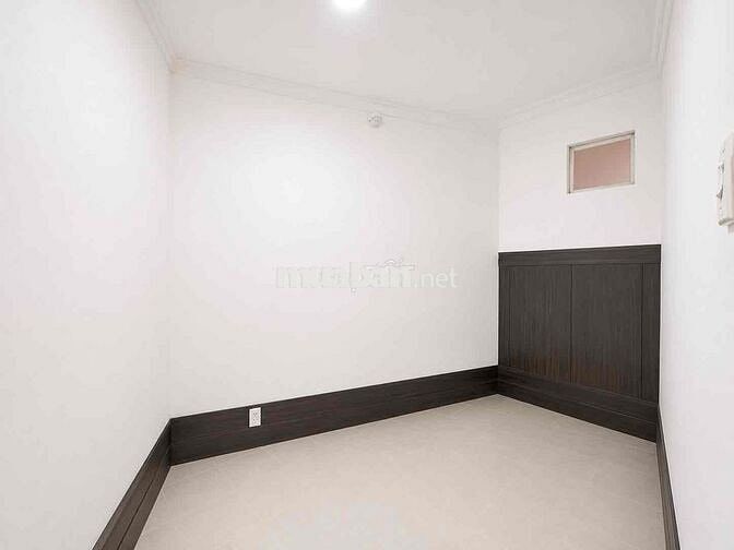 Chính Chủ Cho Thuê Mặt Bằng Kinh Doanh Quận 1 - 40m2 - Lối đi riêng
