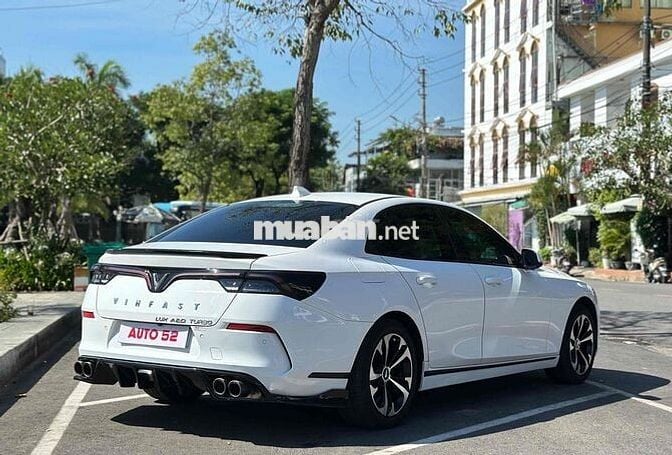 VinFast Lux A Base 2022 Trắng 60000 km