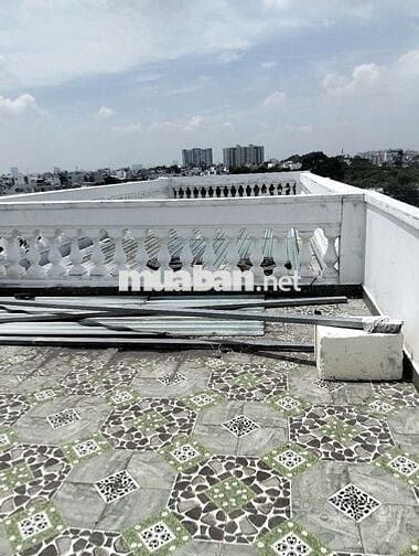 nhà trệt 3 lầu 5 phòng ngủ đường lớn 