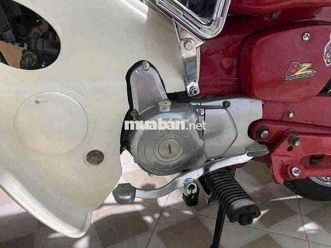 Honda Cub Cổ điển Đỏ