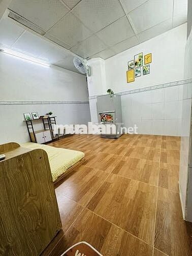 Phòng đẹp 20m2 đủ NT ngay ĐH Văn Hiến 517 Kênh Tân Hóa Q. Tân Phú.