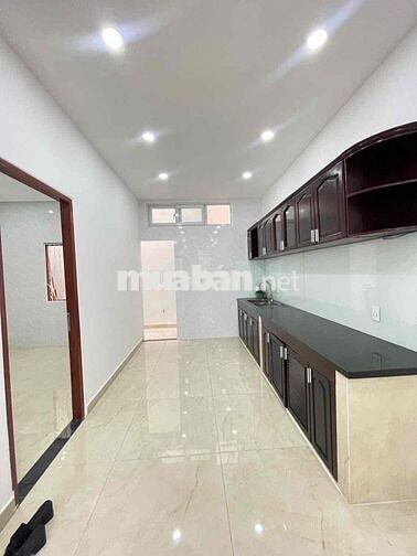 BÁN NHÀ NGÃ TƯ BỐN XÃ -76m2-3 Phòng Ngủ-Hoàn Công-Đường Xe Hơi 5 Mét