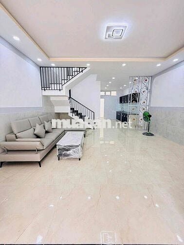 BÁN NHÀ NGÃ TƯ BỐN XÃ -76m2-3 Phòng Ngủ-Hoàn Công-Đường Xe Hơi 5 Mét