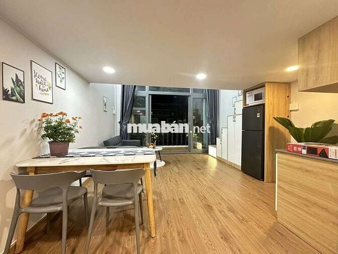 duplex siêu xinh rộng - đường 3/2- ban công to-free xe máy giặt riêng