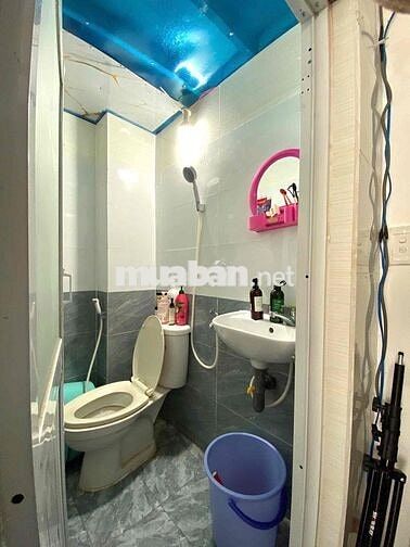 STUDIO 3,7 TRIỆU CÓ BAN CÔNG ĐI BỘ QUA VĂN LANG