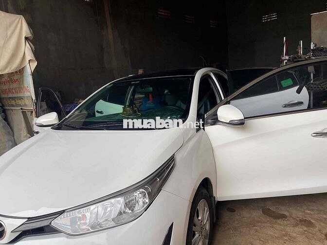 Toyota Vios Trắng Xe gia đình Xăng