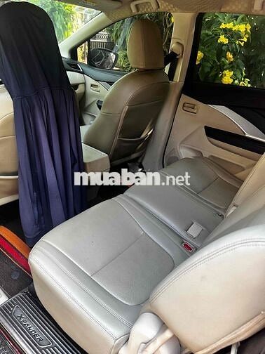 Mitsubishi Xpander 7 chỗ Xăng màu Đỏ