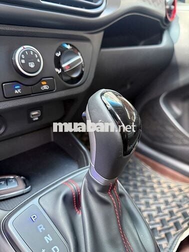 Hyundai i10 Hackback 2024 Tự động Đỏ 8000km