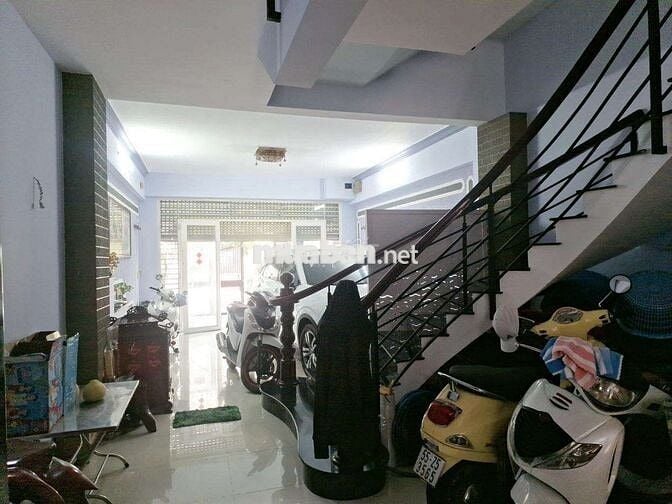 Cùng tầm tiền 15 tỷ, căn này sở hữu tới 110m2 đất tại Quận 7, đg 20m