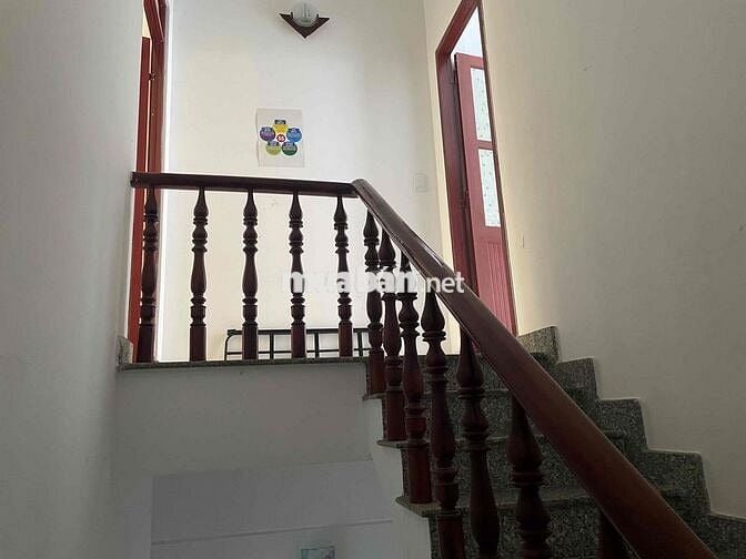 nhà cho thuê 4pn 5wc  rộng rãi phù hợp làm văn phòng hoặc kinh doanh