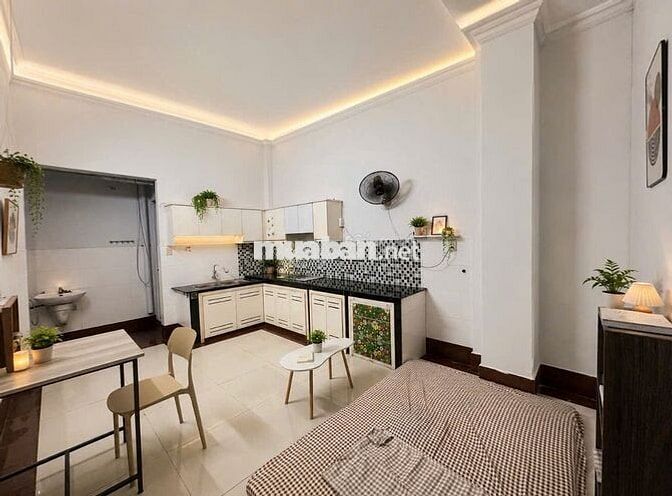 Cho thuê phòng giếng trời thoáng mát 30m2