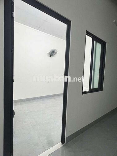 Bán nhà cấp 4 mới đẹp mặt tiền đường Phùng Hưng